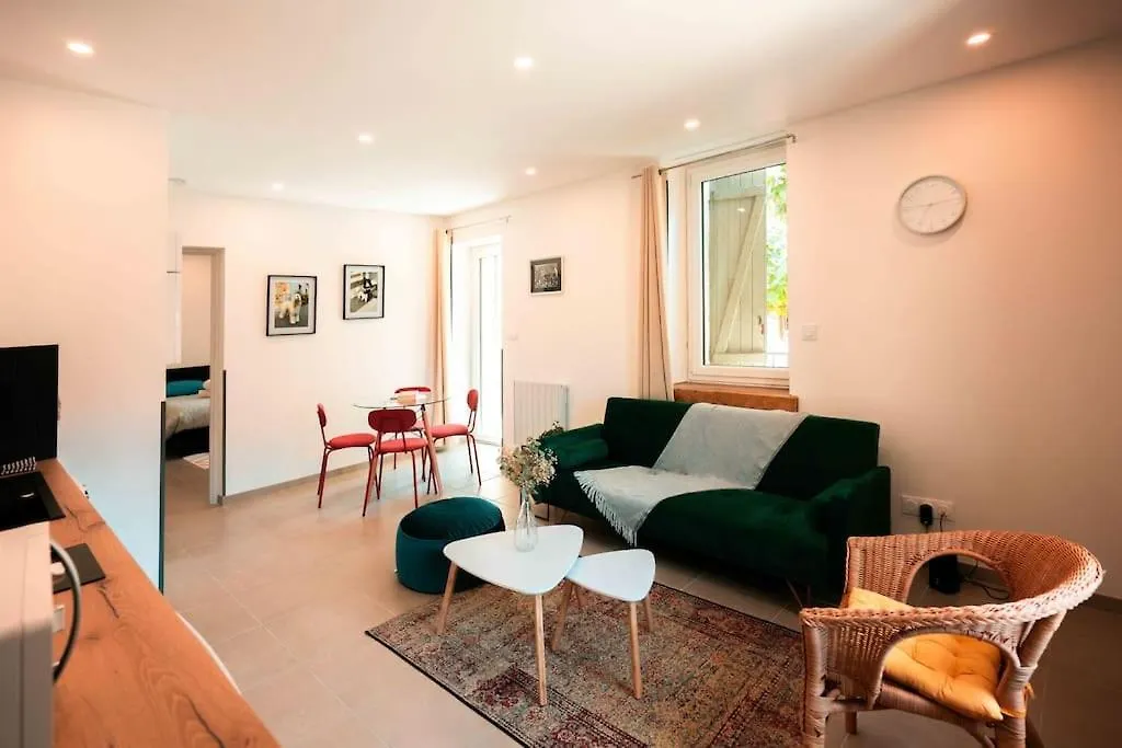 Appart 5 Charmant 2 Pieces Avec Parking Aix-les-Bains 0*,  France
